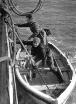Canot de pilote - 1950 - Embarquement d'un pilote